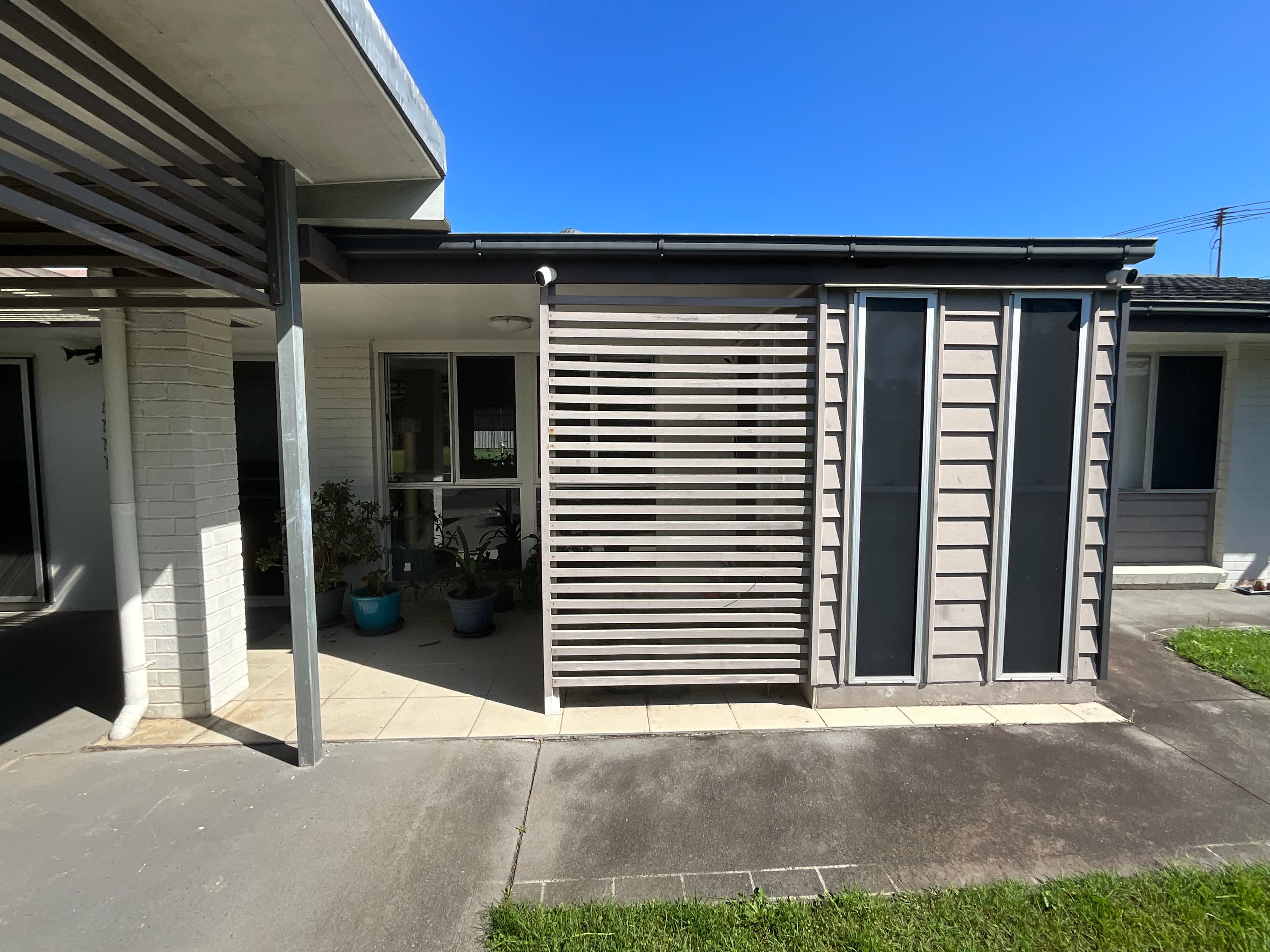 Residential Repaint, Macgregor | Metro Painting Group