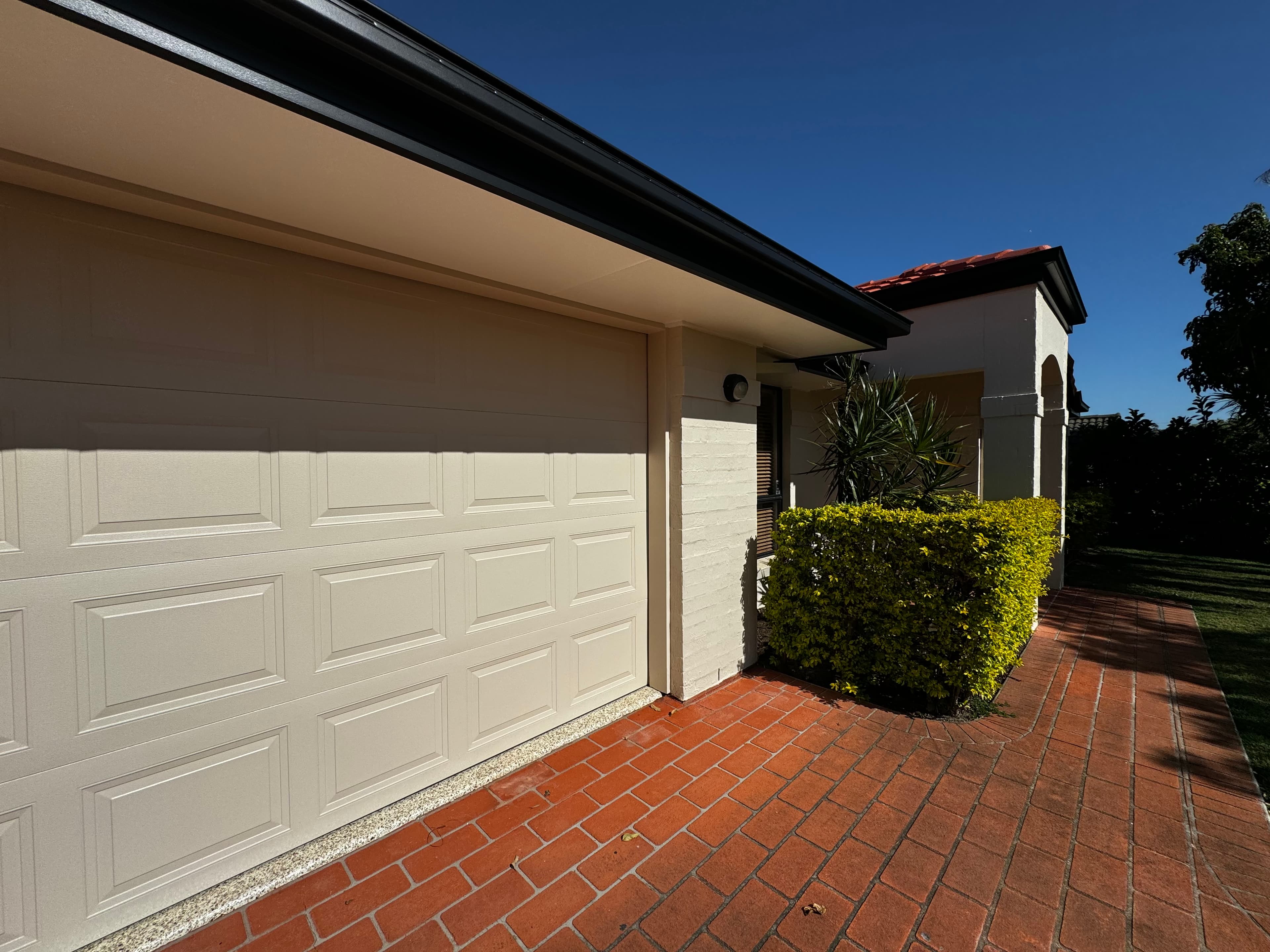 Full Exterior Repaint, Parkinson | Metro Painting Group