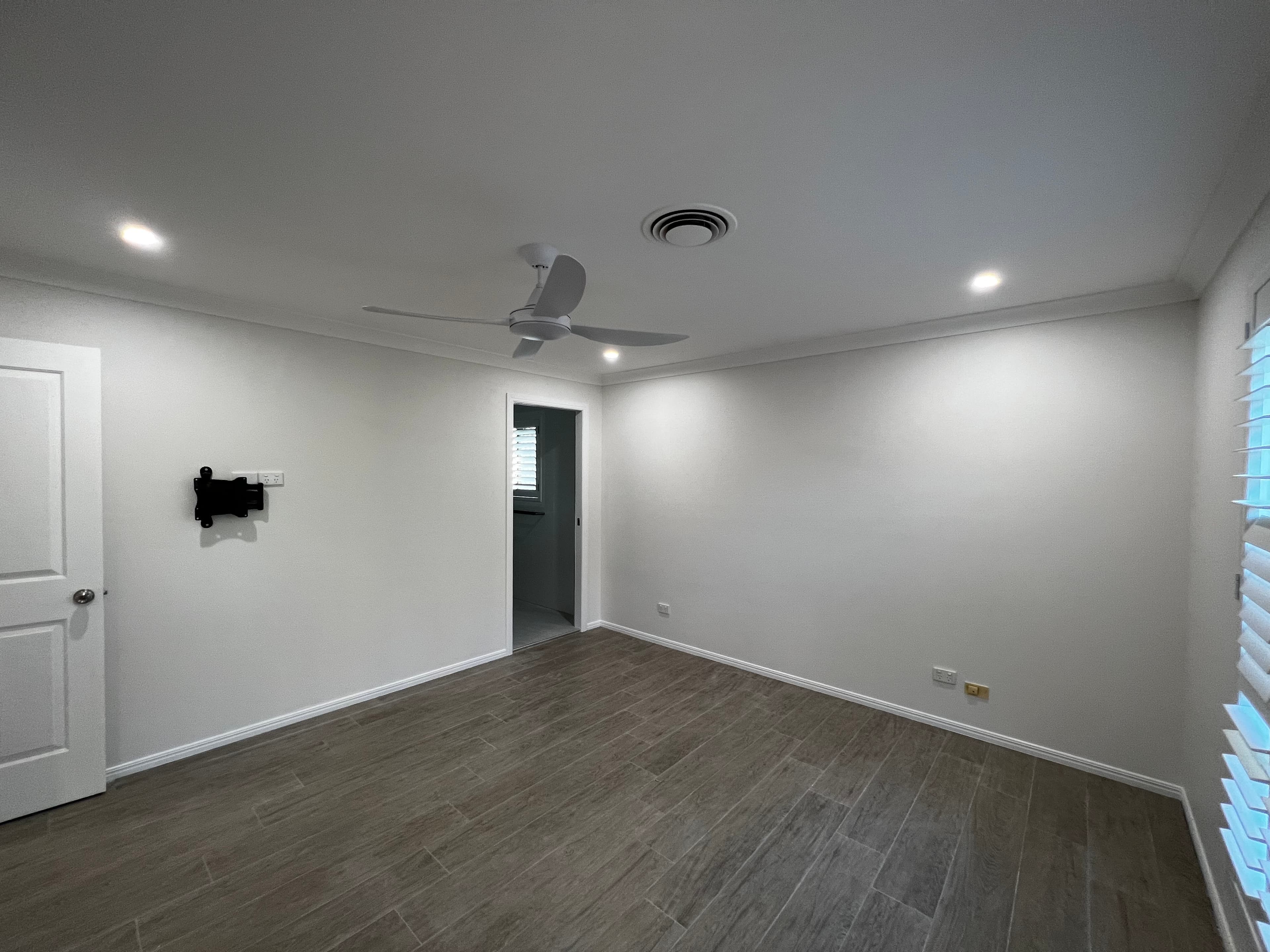 Full Interior Repaint, Parkinson (Bellview) | Metro Painting Group