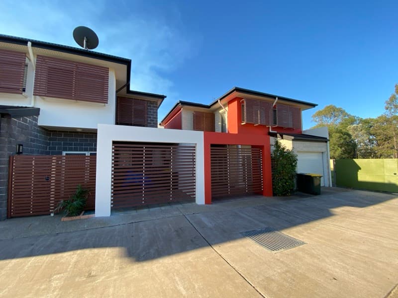 Body corporate painting Brisbane, freshly painted multi-unit townhouse complex